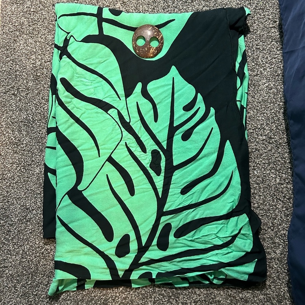 Pareo/ sarong, color black and mint green